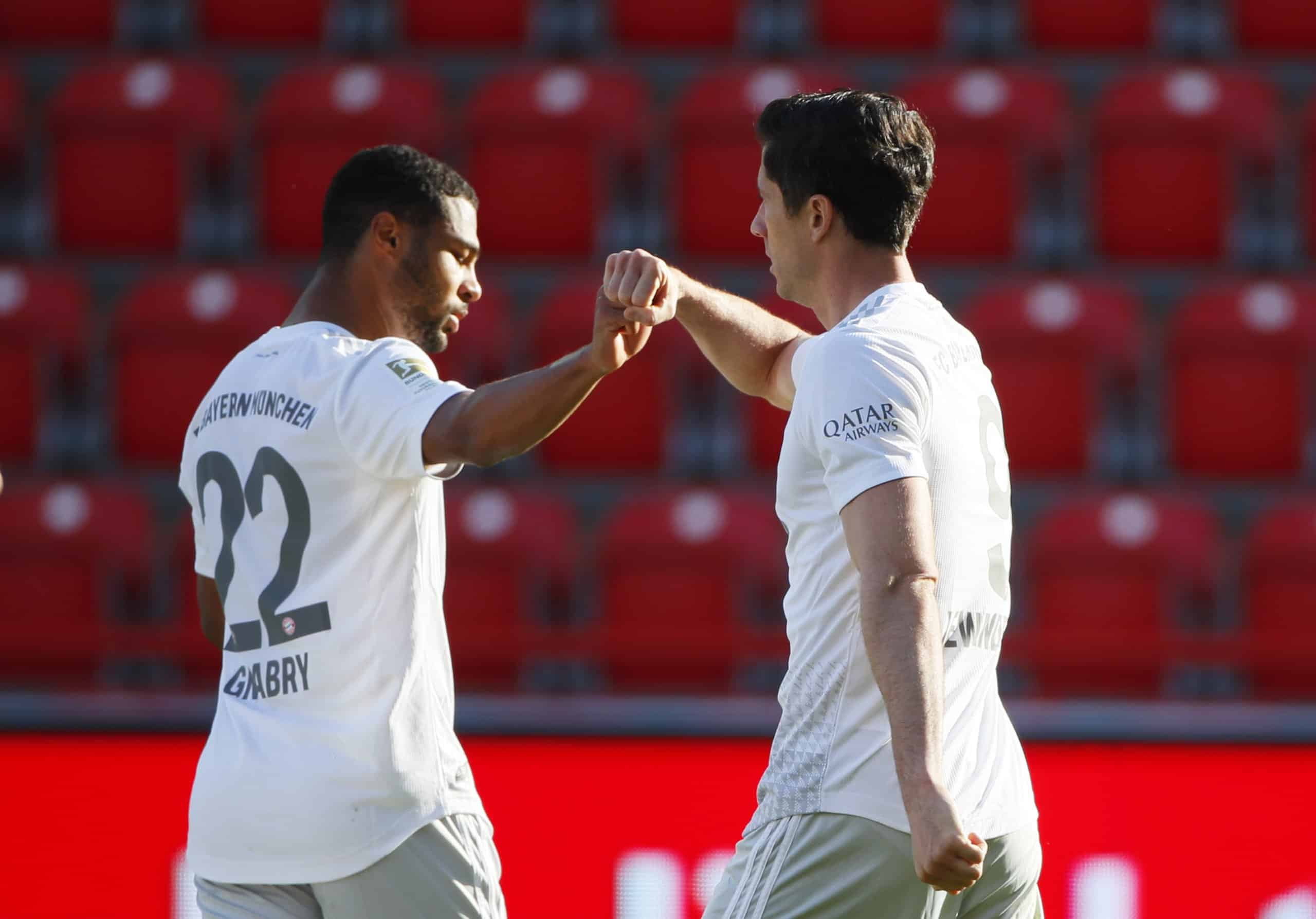 Serge Gnabry und Robert Lewandowski