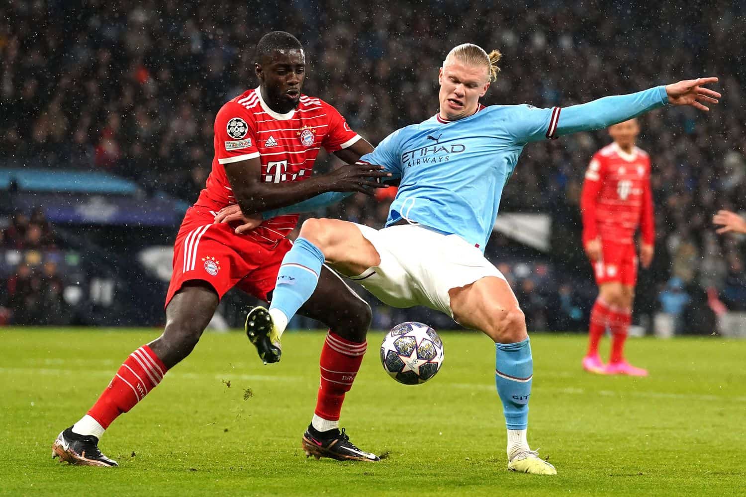 Dayot Upamecano und Erling Haaland
