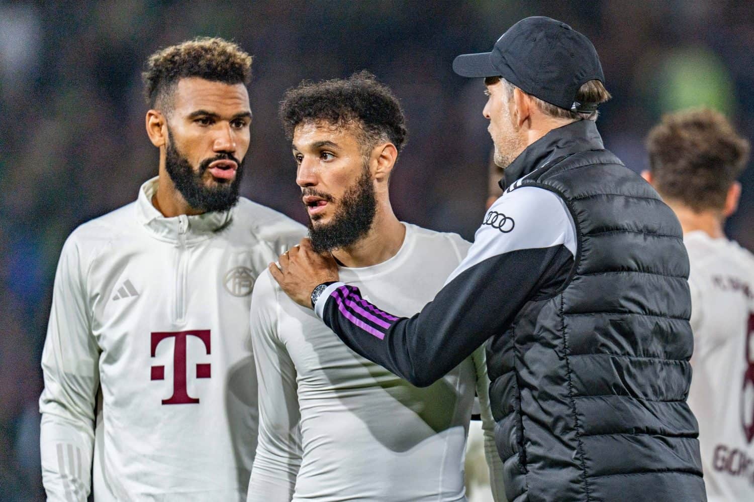 Noussair Mazraoui und Thomas Tuchel