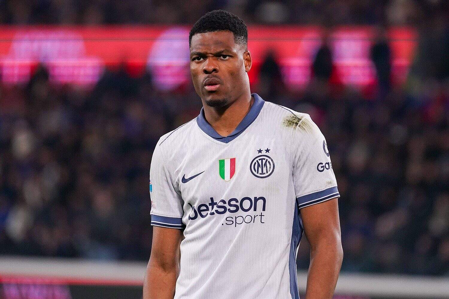 Denzel Dumfries
