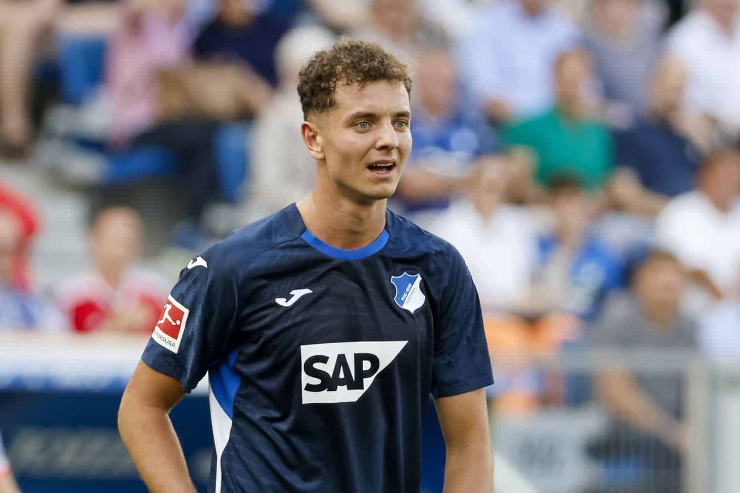 Fisnik Asllani